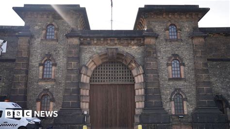 xnxx.ng|Wandsworth Prison: Inquiry into 'inmate and officer sex video' .